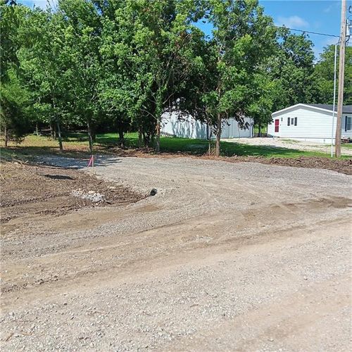 69 & 73 Spruce And 70 Cedar Drive, Linn Valley, KS, 66040 | Card Image