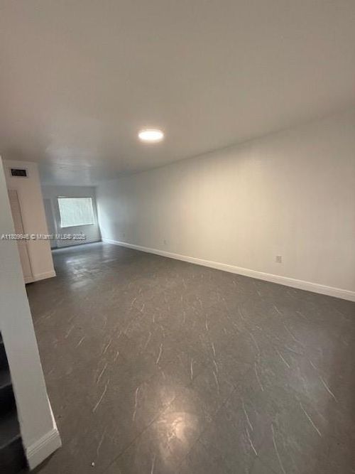 315-315 Nw 84th St, Miami, FL, 33150-2626 | Card Image