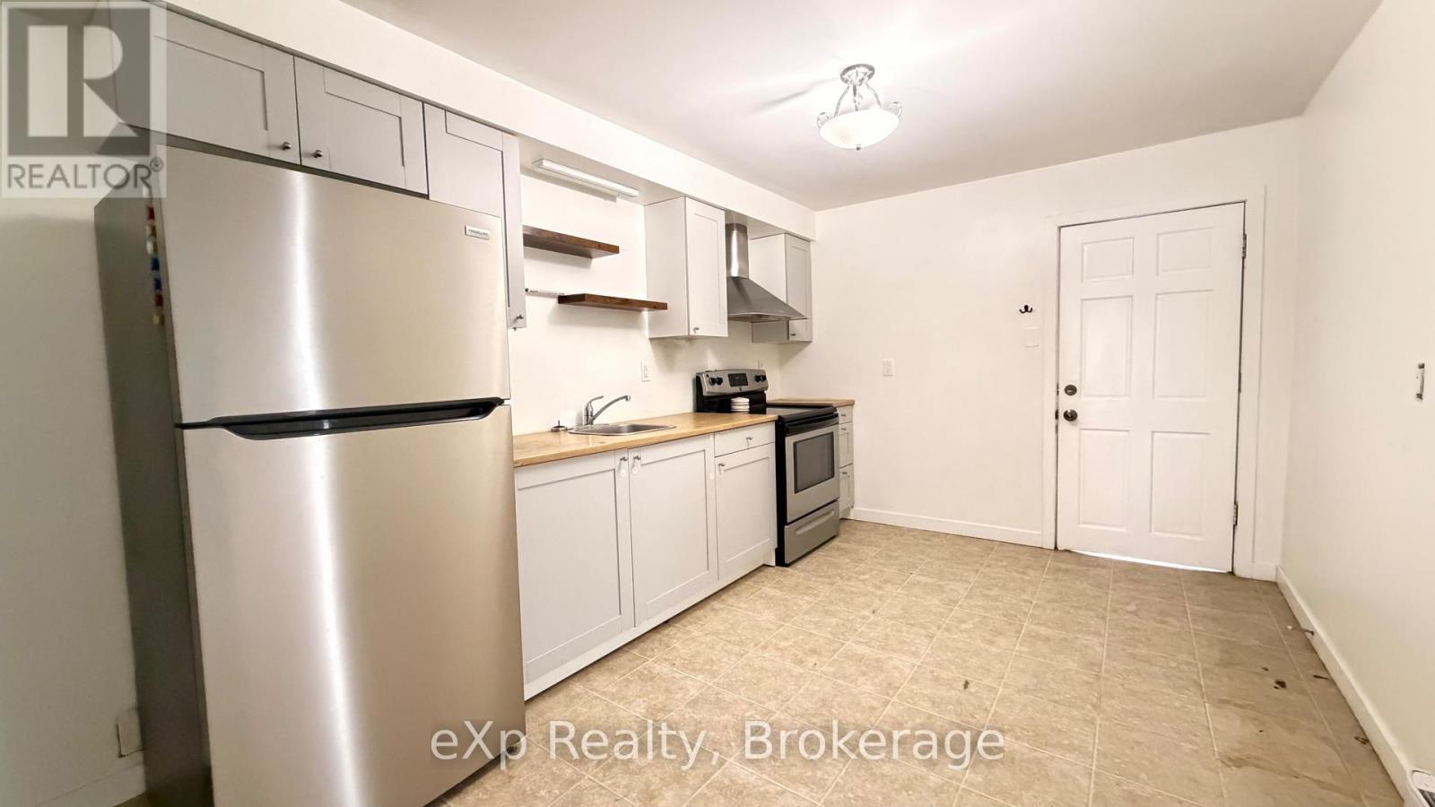 Residential Lease in Belleville (Belleville Ward) 4