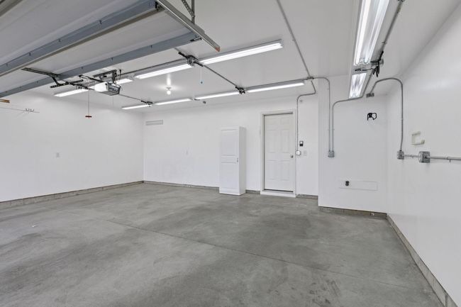 Owners upgraded lighting & electrical | Image 37