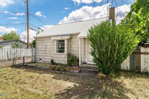 214 Columbus Ave, Medford, OR, 97501-2527 | Card Image