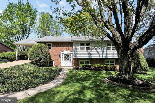 8 W Winding Hill Rd, MECHANICSBURG, PA, 17055-5172 | Card Image