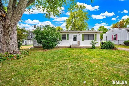 207 N Chestnut St, Tremont, IL, 61568-7817 | Card Image