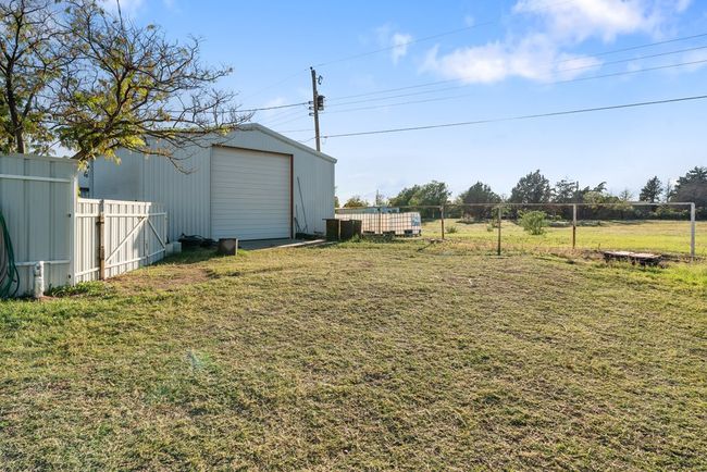2507 Neill Rd, House other with 3 bedrooms, 2 bathrooms and 3 parking in Big Spring TX | Image 9
