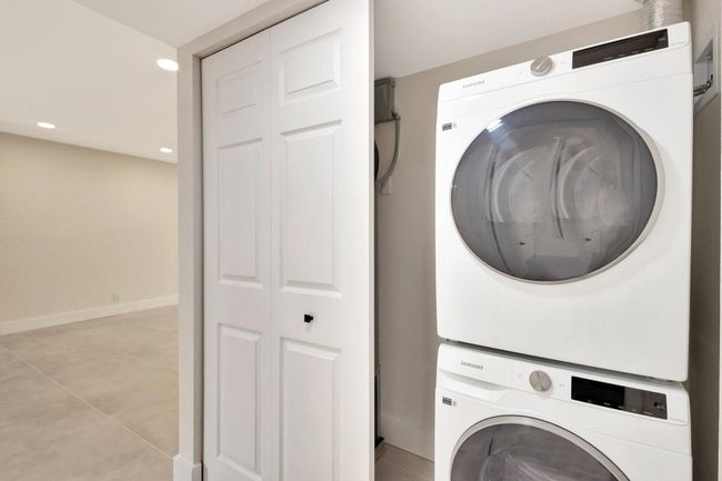 733 Nantucket Cir, Condo with 2 bedrooms, 2 bathrooms and null parking in Lake Worth FL | Image 26
