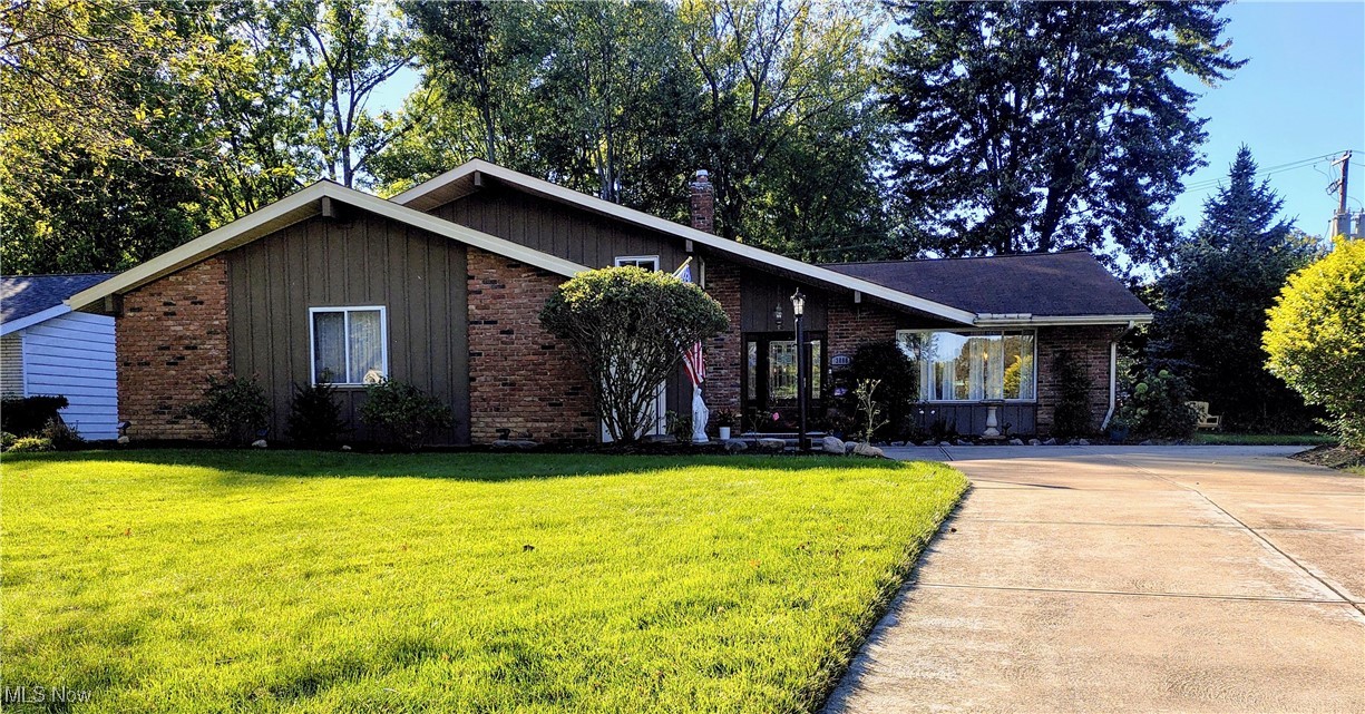 Winton Park Dr, North Olmsted, OH 44070