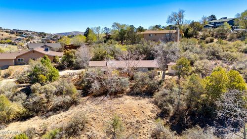 401 Valley Pl, Prescott, AZ, 86301-5326 | Card Image