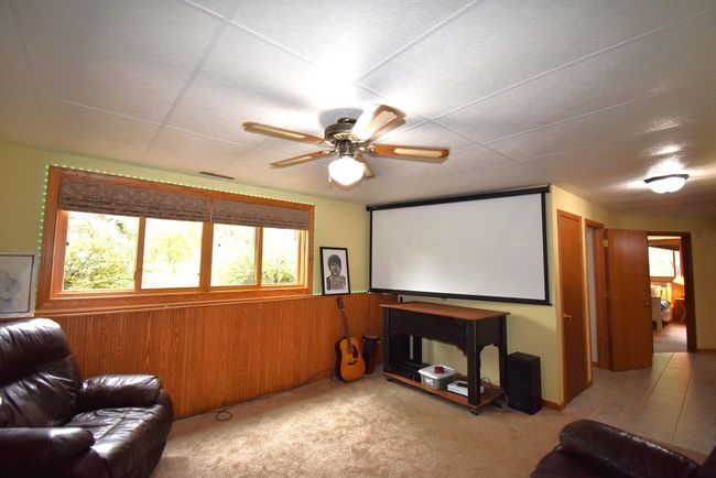 Family Room | Image 27