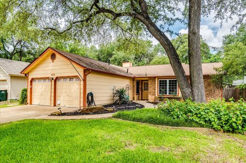 9716 Moorberry St, Austin, TX, 78729-2733 | Card Image