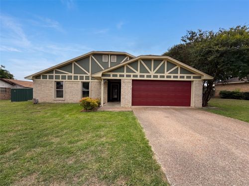 208 Dakota Dr, Hewitt, TX, 76643-3004 | Card Image