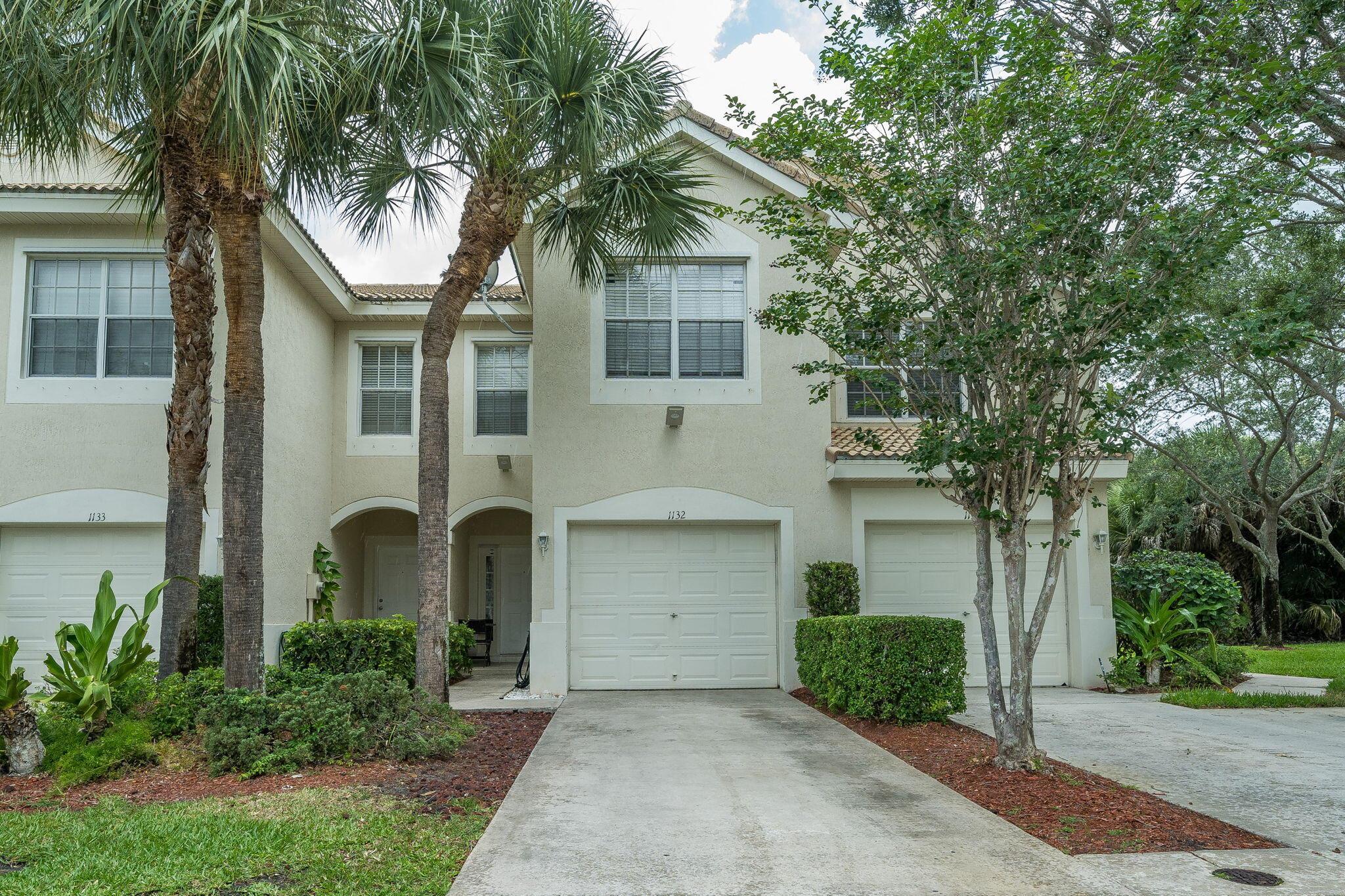 Woodfield Ct, Greenacres, FL 33415