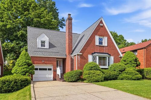 130 Old Lebanon Church Rd, Pleasant Hills, PA, 15236-3760 | Card Image