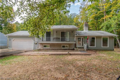 320 Hanna Dr, Tallmadge, OH, 44278-2604 | Card Image