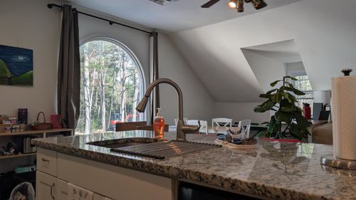 56 Mcintosh Ln, Bedford, NH, 03110-4418 | Card Image