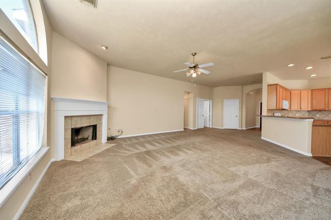 Living Area | Image 9