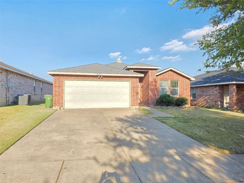 8409 Cotton Valley Ln, Arlington, TX, 76002-3061 | Card Image