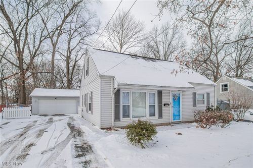 2370 Schubert St, Cuyahoga Falls, OH, 44221-3414 | Card Image