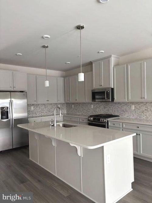 2652 Tisbury Ln, DOWNINGTOWN, PA, 19335-2180 | Card Image