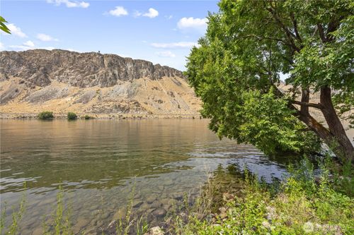 27 N Shore Dr, Orondo, WA, 98843-9633 | Card Image