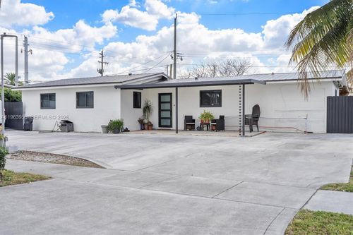 7810 Nw 174th Ter, Hialeah, FL, 33015-3620 | Card Image