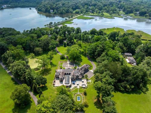 102 Horseshoe Rd, Mill Neck, NY, 11765-1004 | Card Image