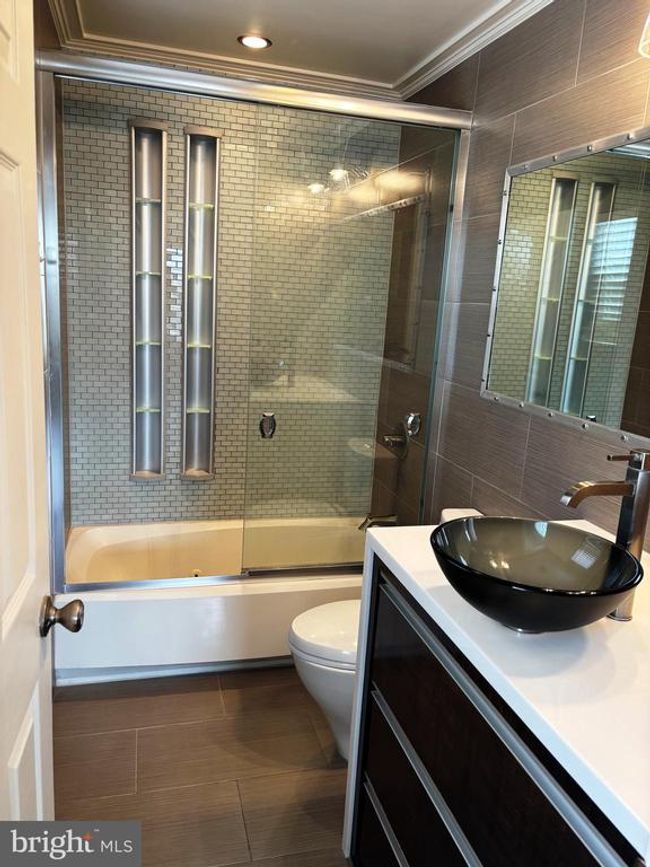 1043 Gardenview Loop, Condo with 3 bedrooms, 3 bathrooms and null parking in WOODBRIDGE VA | Image 28