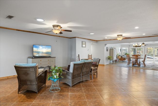 4203 Chaparral Ct, House other with 3 bedrooms, 2 bathrooms and null parking in Granbury TX | Image 4