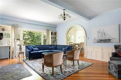 1-75 Green End Ave, Middletown, RI, 02842-7034 | Card Image