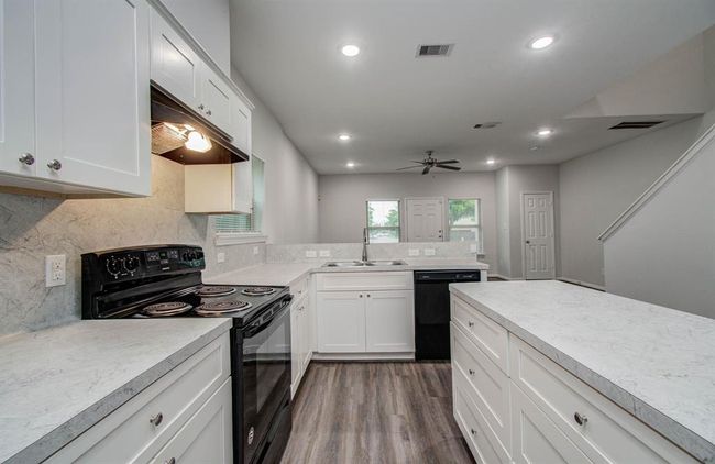 Unit B kitchen | Image 33