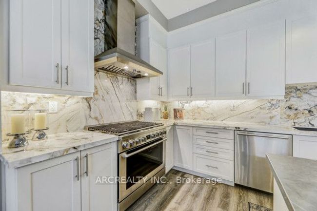 25 Thompson Way, House other with 4 bedrooms, 4 bathrooms and 7 parking in Springwater ON | Image 5