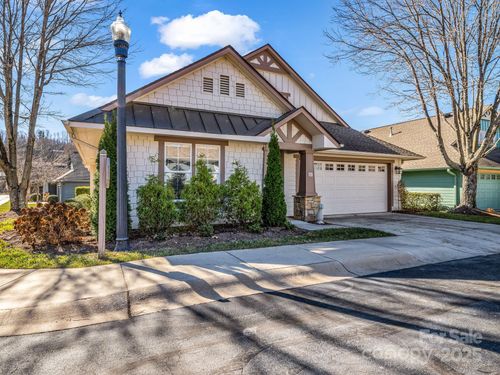 53 Barn Owl Way, Hendersonville, NC, 28792-7414 | Card Image