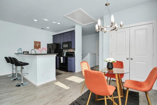 5411 Lindsay Ln, Townhouse with 2 bedrooms, 3 bathrooms and null parking in Houston TX | Image 14
