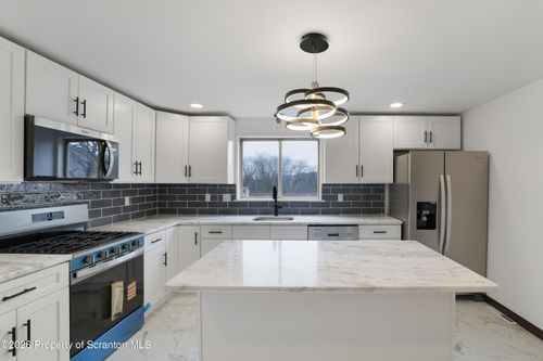 615 Oak Lane, Clarks Summit, PA, 18411 | Card Image