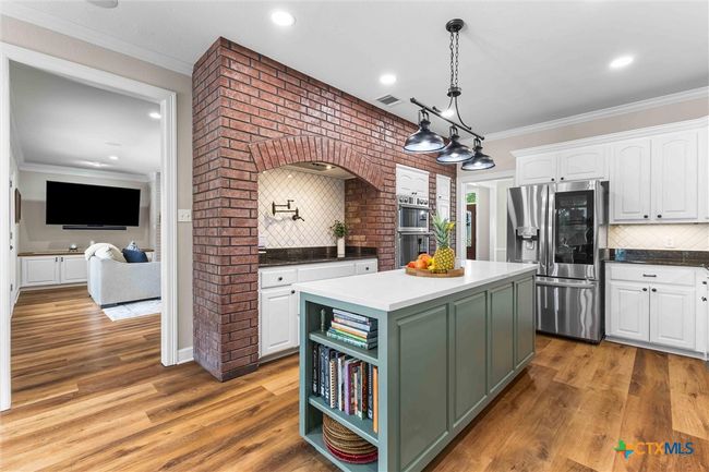 588 Austin Hines Dr, House other with 4 bedrooms, 3 bathrooms and null parking in China Spring TX | Image 7