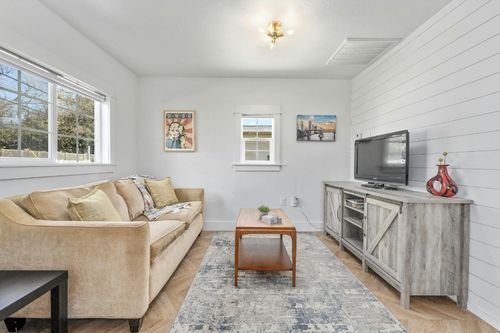 b-1714 Canterbury St, Austin, TX, 78702-5405 | Card Image