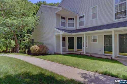 1415 York St, Mahwah, NJ, 07430-3267 | Card Image