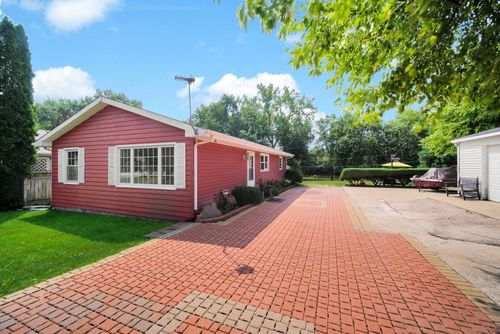 28W575 Barnes Ave, West Chicago, IL, 60185-3840 | Card Image