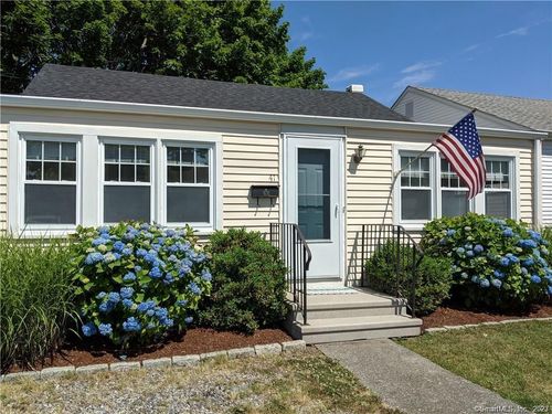 41 Town Beach Rd, Old Saybrook, CT, 06475-2744 | Card Image