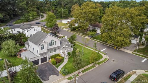 2 Hamilton St, Farmingdale, NY, 11735-2245 | Card Image