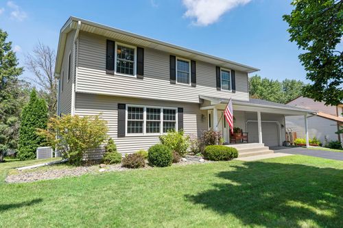 4466 Victoria St N, Shoreview, MN, 55126-2267 | Card Image