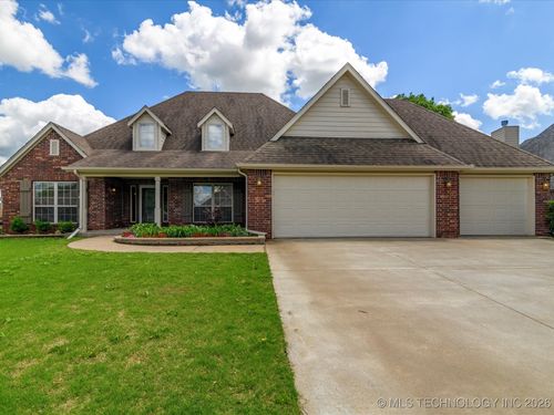 5817 Woodland Rd, Bartlesville, OK, 74006-7829 | Card Image