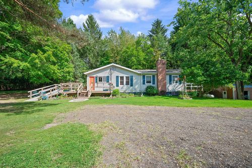 1583 E Galien Buchanan Rd, Buchanan, MI, 49107-9245 | Card Image