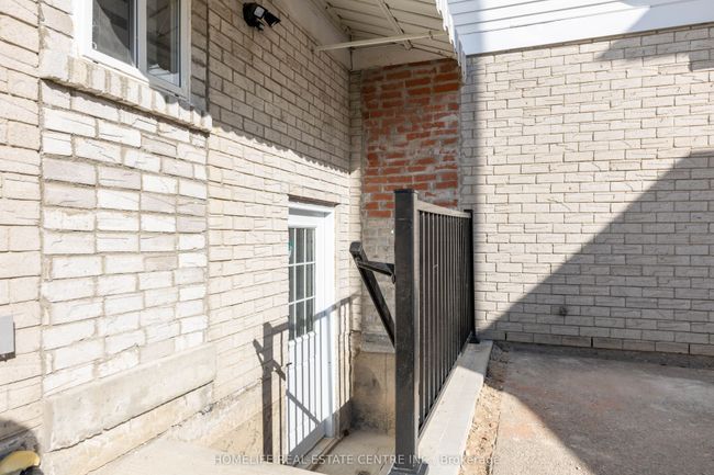 7 Markham St, House other with 6 bedrooms, 5 bathrooms and 4 parking in Brampton ON | Image 37