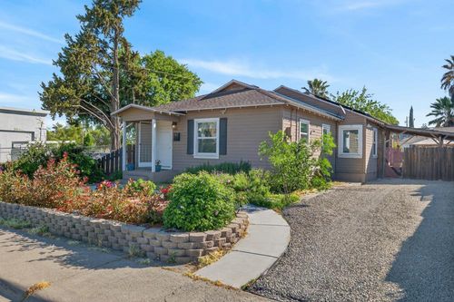 421 West St, Woodland, CA, 95695-3702 | Card Image