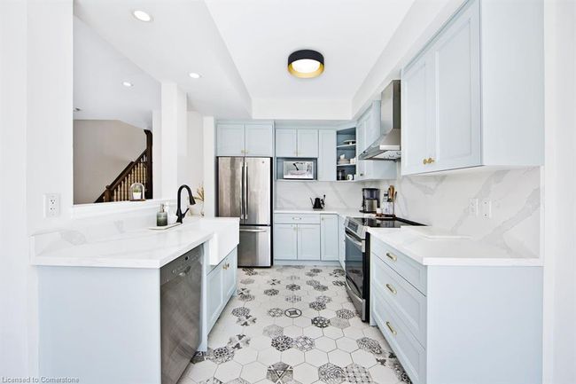 9 - 40 Dartmouth Gate, House attached with 3 bedrooms, 4 bathrooms and 2 parking in Hamilton ON | Image 7