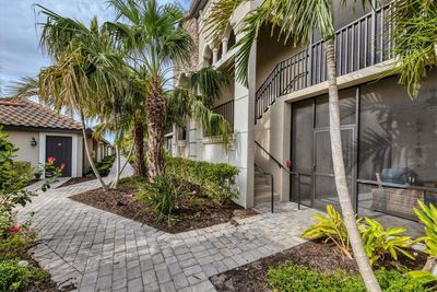 204 - 5527 Palmer Circle, Condo with 2 bedrooms, 2 bathrooms and null parking in Bradenton FL | Image 3