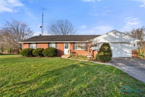 2318 N Manor Drive, Genoa, OH, 43430 | Card Image