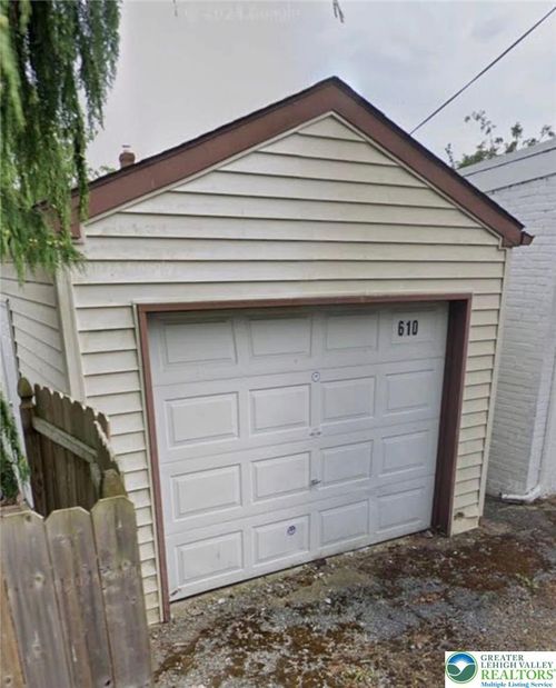garage-610 Leibert Street, Bethlehem City, PA, 18018 | Card Image