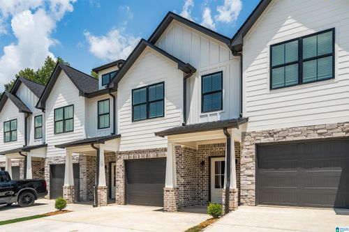 32-221 Village Pkwy, HELENA, AL, 35080-4028 | Card Image