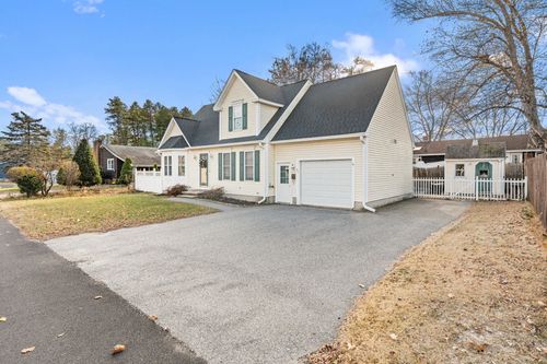 63 Dexter St, Nashua, NH, 03060-4425 | Card Image